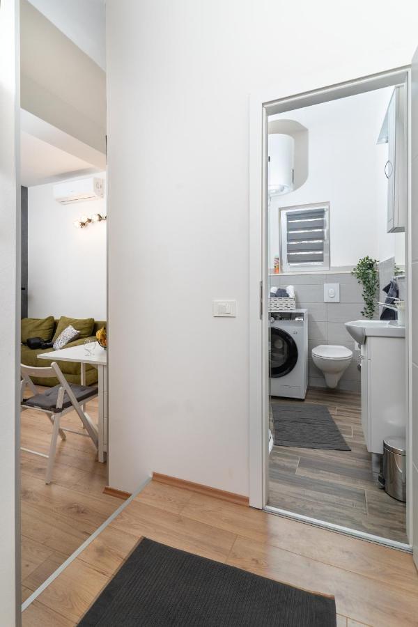Stunning Apartment In Quiet Street Near Center With Free Parking 4 Floor غييكا المظهر الخارجي الصورة